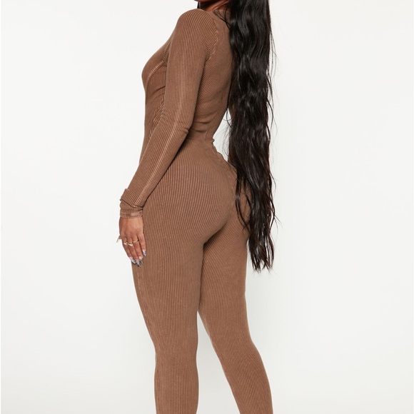 Brown jumpsuit - Picture 2 of 3